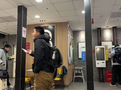-麦当劳(上海虹桥站30B检票口楼上)