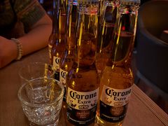 -FOUR PLAY BAR