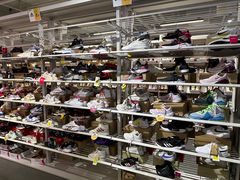 -唯品会(北京国瑞城店)