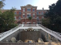 -香港大学