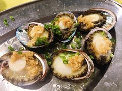 鲍鱼-霞涌市场海鲜摆卖区
