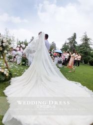-艾米丽婚纱礼服