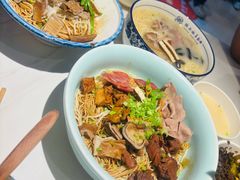 -镇南锅盖面馆(解放路店)