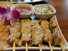 -Chom Cafe and Restaurant