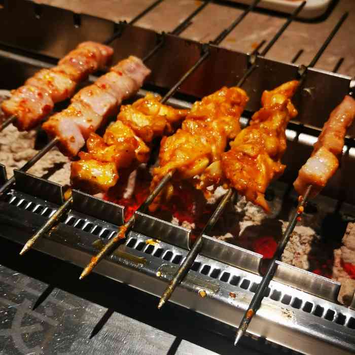 丰茂烤串(吴中路店)-"晚上约了朋友们宵夜,因为这边烤肉不需要自.