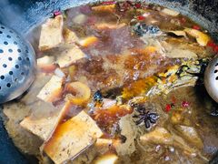 柴锅炖水库鱼-姥家大锅台水库渔家