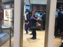 -UGG(燕莎奥特莱斯购物中心店)