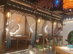 -荷塘秋月·本帮江浙菜(国权路店)