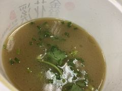 -鑫花溪牛肉米粉(人民广场店)