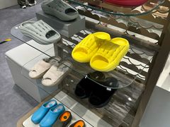 -UGG(燕莎奥特莱斯购物中心店)