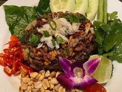 -Chom Cafe and Restaurant