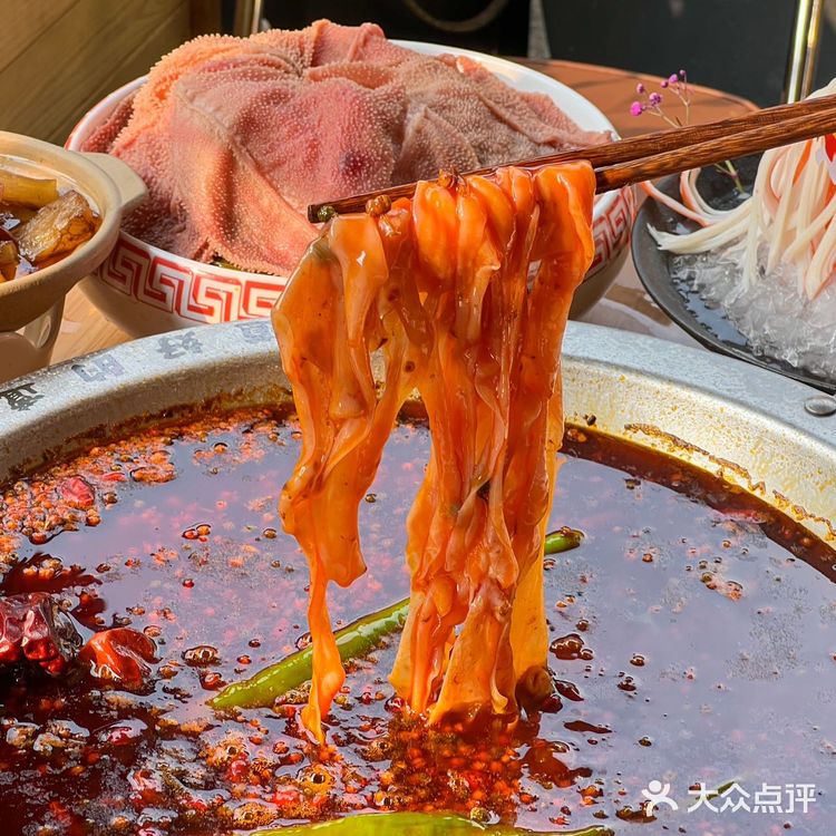 成都菜市场火锅！我看看还有谁没有吃过！