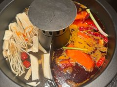 -晓宇重庆火锅(西安荟聚店)