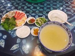 -桥香园云南过桥米线(金马碧鸡店)