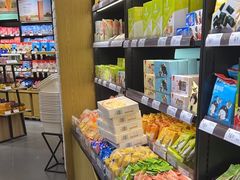 -良品铺子(五角场万达店)