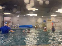 -蓝旗亲子游泳(范湖万达广场店)