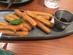 西班牙油条配巧克力酱-CRAZYONES西班牙海鲜饭(上海美罗城店)