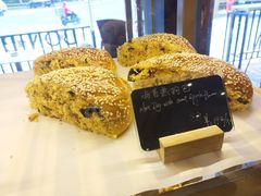 海苔热狗包-BONBON BAKERY