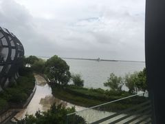 -上海滴水湖皇冠假日酒店