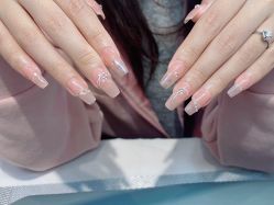 -UGIRL有个美甲