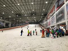 -乔波室内滑雪场