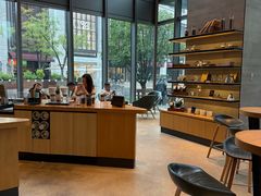 -星巴克臻选(杭州嘉里中心1F店)