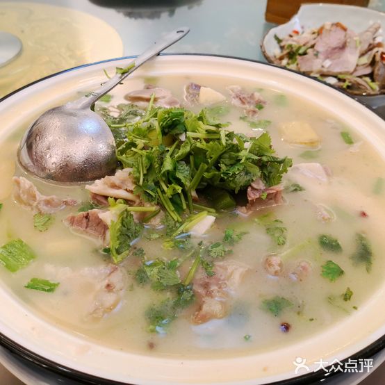 周记歌风羊肉馆(兴隆街店)