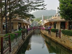 -亚龙湾亚泰商业街