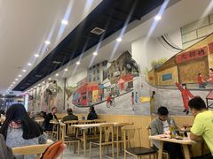 大堂-江城燕子大排档(江汉路步行街店)