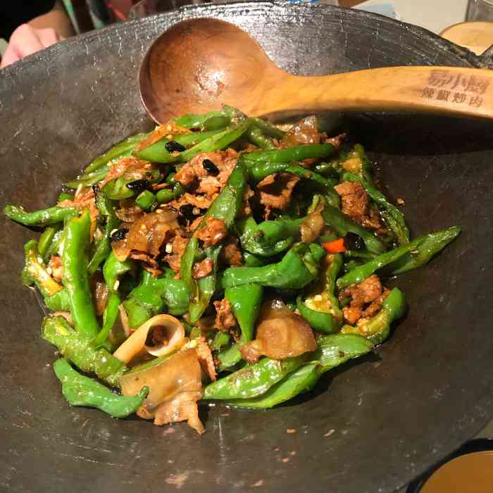 易小厨·辣椒炒肉(万丰店"今天来吃饭特别多的人,3个人5个菜吃的好.