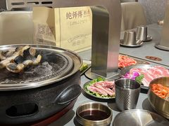 -围炉肉舍•炭烤活鳗•丹东海鲜烤肉(步行街店)