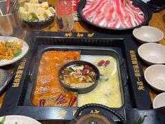 -老牌坊云南鱼豆花火锅(爱建店)