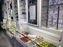-提一眼镜·蔡司·依视路(小寨店)