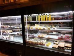 面包甜点陈列柜-华丰贺氏(营迹店)