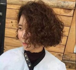 -时尚殿堂明星门店