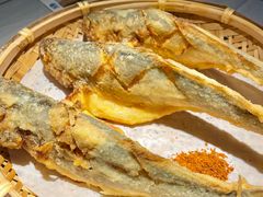 椒盐小黄鱼-巴厘龙虾·榜首油焖大虾(音乐学院·沿江酒馆店)