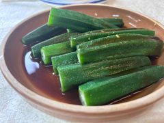 -猪三哥肥肠鸡川菜小炒