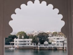 -Lake Shore Hotel & Restaurant