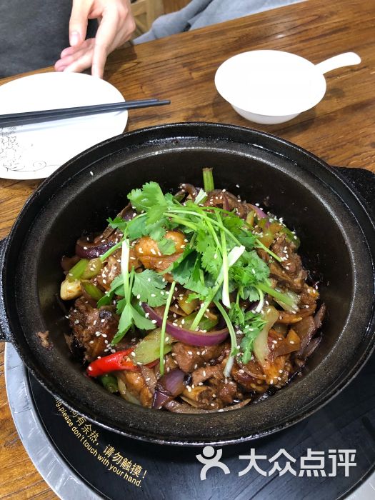 鸡公煲拼排骨煲