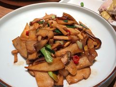 爆炒菌菇-渔沧米缸·绍兴美食(万达店)