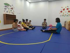 -抱抱熊托育中心(大悦城店)