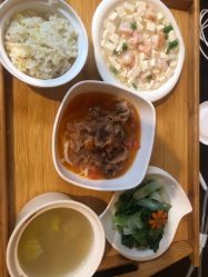 -卓玥国际月子会所(罗山路店)