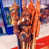 各种串串，烤的满好吃，满入味的那种