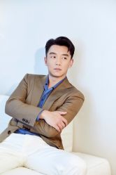 -变画·发型STUDIO