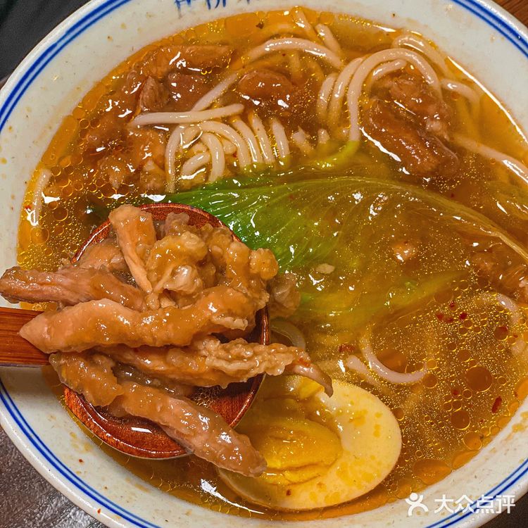 暴雨天也要来吃的肥肠粉太好嗦 