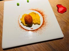 爆浆鹌鹑蛋配金沙灯影鱼片-辛香汇·现炒川菜(淮海路百盛店)