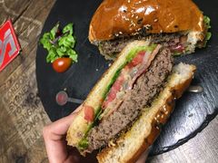 -HIGH FIVE哈福手工汉堡(桂林路店)