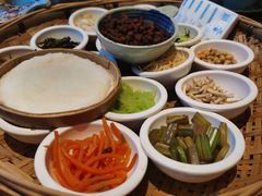 -包整·丝娃娃(一览甲秀楼风景店)