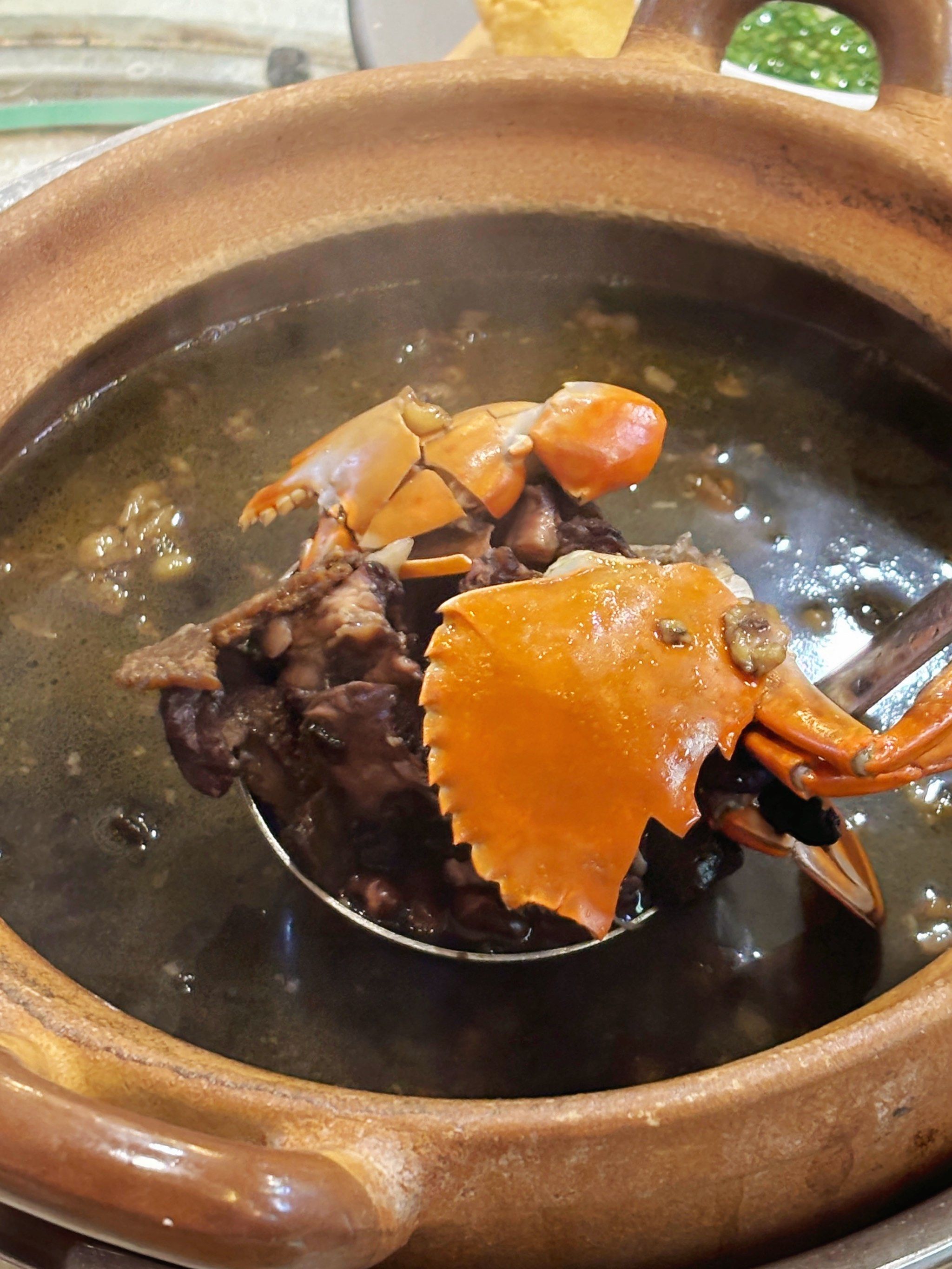 不用去汕头排队,新会就有熟地肉蟹汤🦀