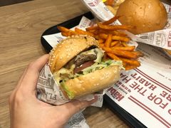 -The Habit Burger Grill 哈比特汉堡(复兴soho店)